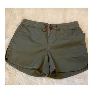 Eddie Bauer Aspire Pull On Shorts - NWT - Size 6 - Spruce
